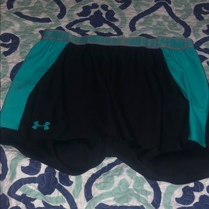 Under Armor Shorts w pockets